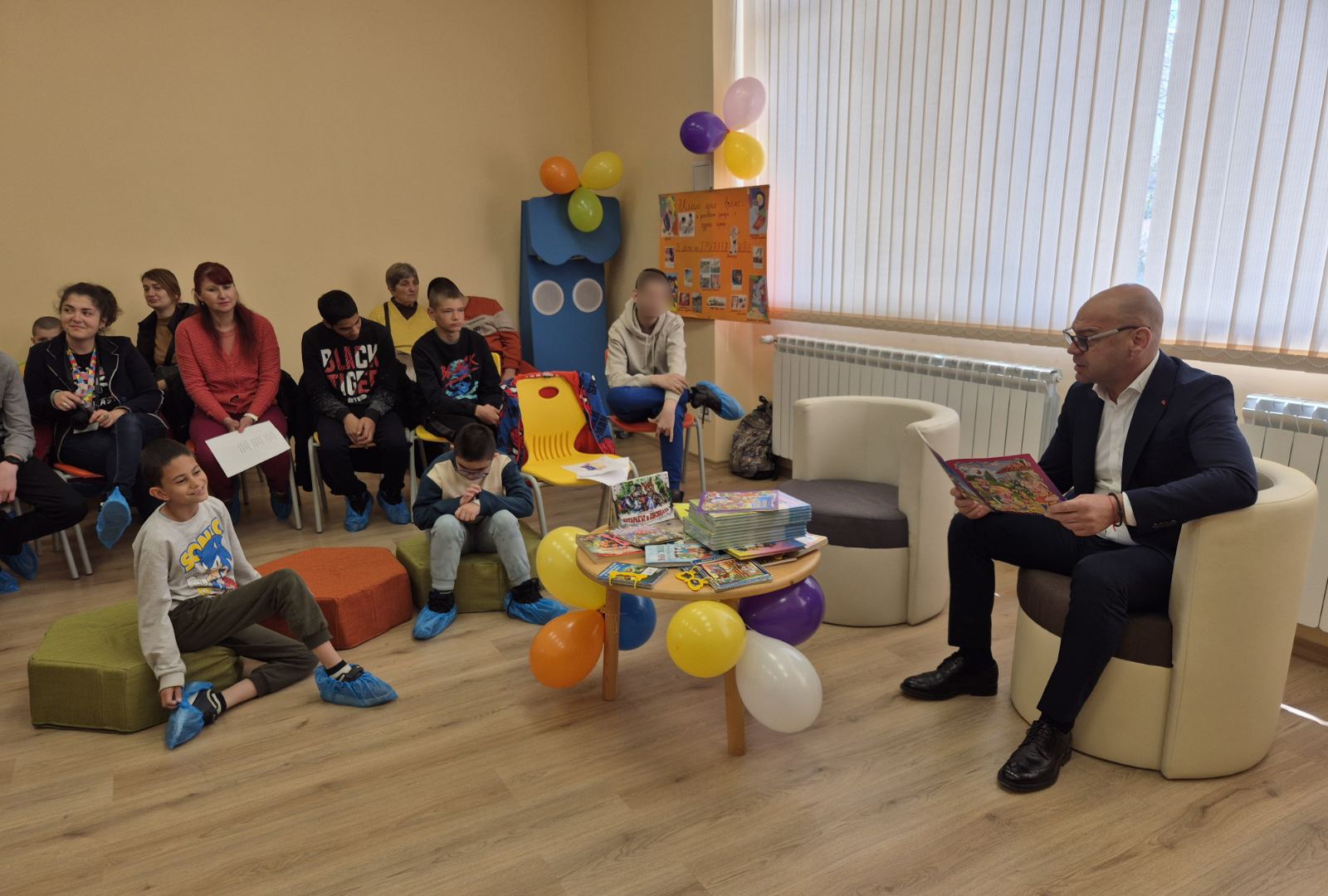 Инициатива „Известни българи четат на деца“